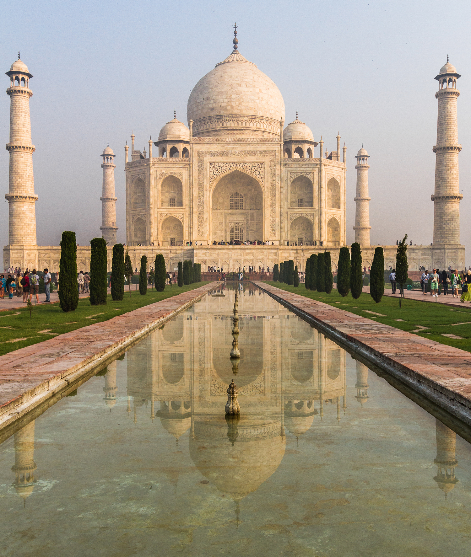 The Taj Mahal has classic rules for leading lines