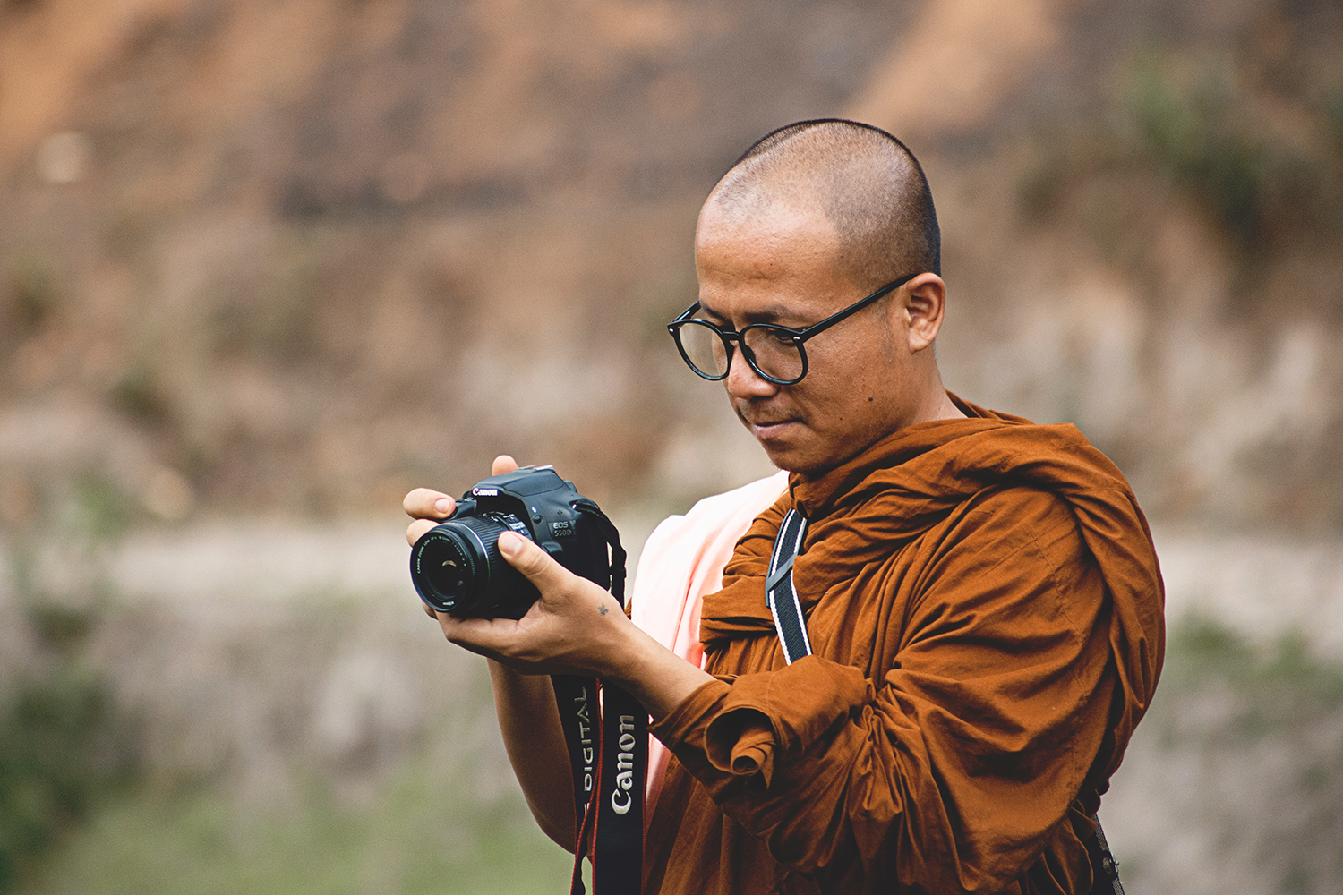 This monk proves that everyone's a photographer